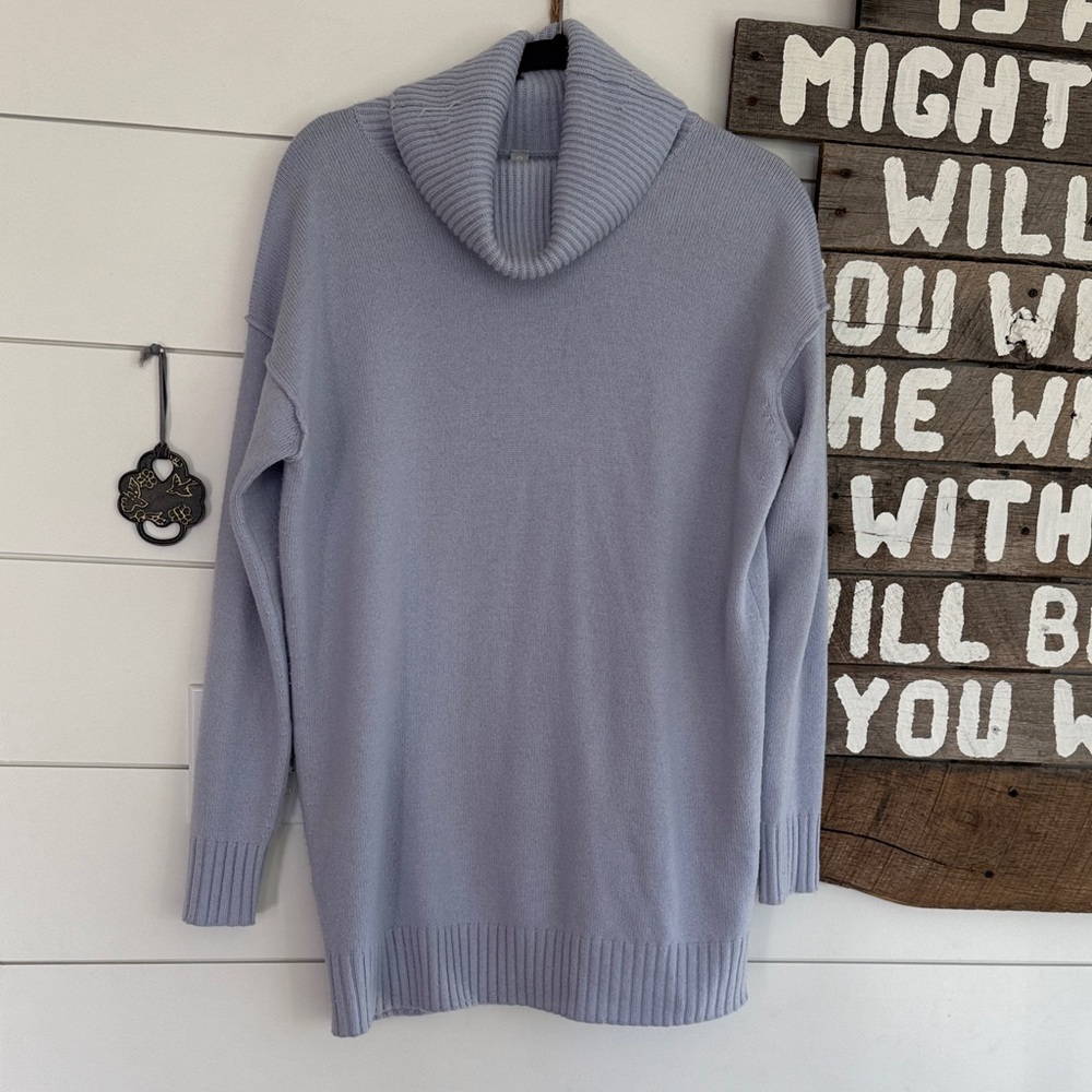 Athleta size XS wool and cashmere blend sweater